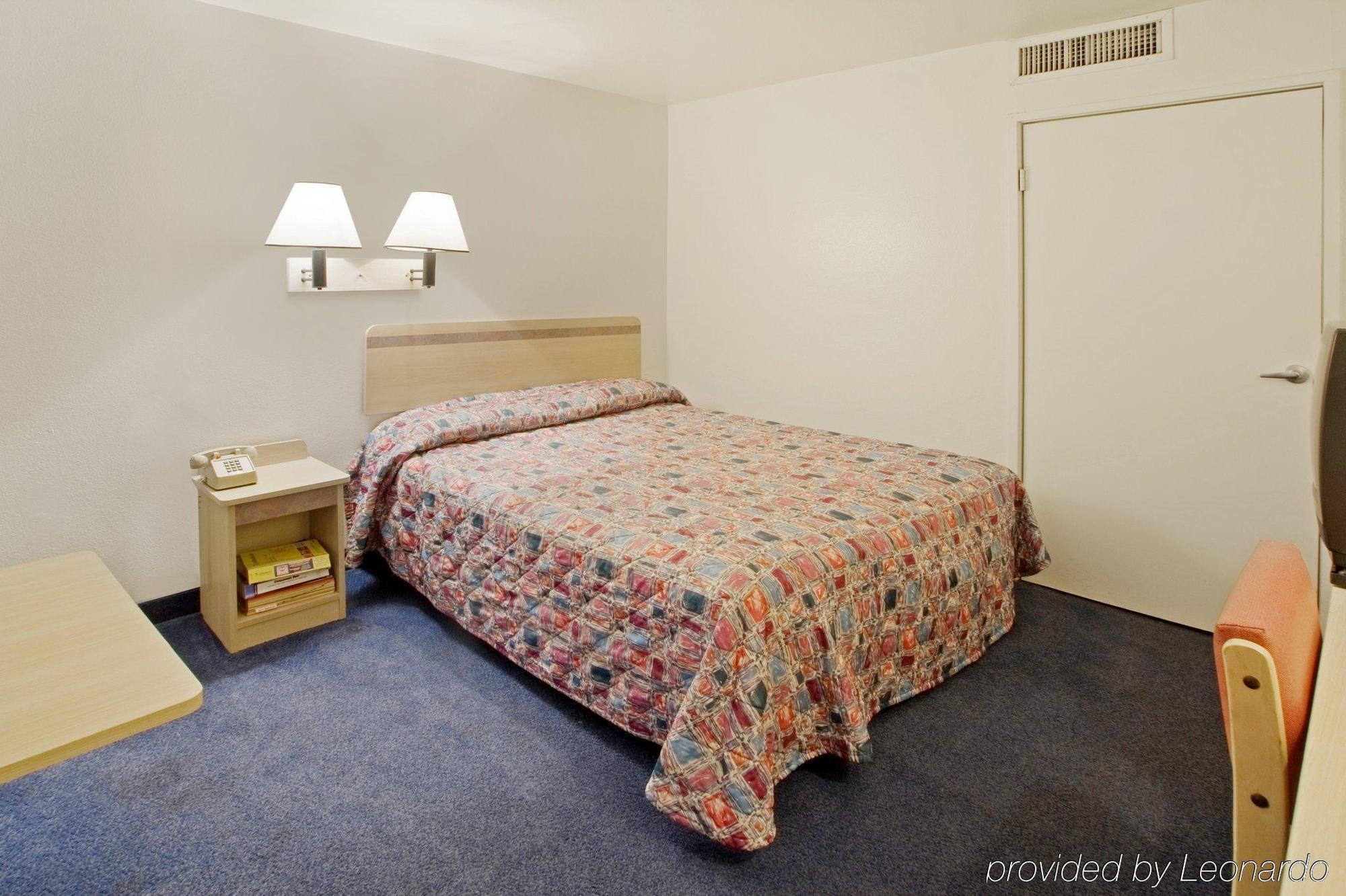 Travel Inn Sharonville Bagian luar foto